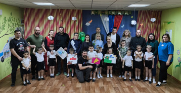 Музыкально-игровое мероприятие в старшей группе «Вместе с папой мы сильны, вместе с папой мы дружны». Музыкально-игровое мероприятие в старшей группе «Вместе с папой мы сильны, вместе с папой мы дружны».